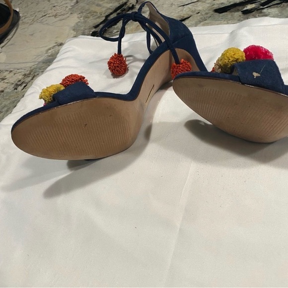 Louise et Cie Size 6.5 Adorable Pom Pom Sandal! Cutest sandals ever!! - Picture 2 of 10
